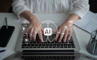 LLM 'de yapay zeka asistanı, büyük veriler, makine öğrenimi ve üretken yapay zeka gücü gelişmiş iş uygulamaları için ajanssal yapay zekayı destekliyor. Latch