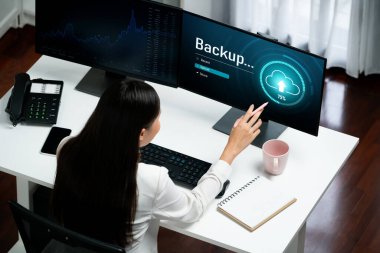 Yedek Depolama Verisi İnternet Teknolojisi İş Konsepti. Veritabanı depolama teknolojisi dosya aktarım paylaşımı, siber, büyük veri bilgileri, internet bankacılığı uygulaması yükleme canlısı