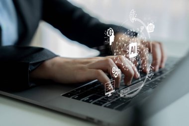 LLM 'de yapay zeka asistanı, büyük veriler, makine öğrenimi ve üretken yapay zeka gücü gelişmiş iş uygulamaları için ajanssal yapay zekayı destekliyor. Latch