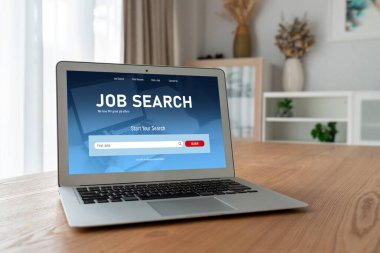 Çalışanların işe alım İnternet ağındaki iş fırsatlarını araması için mod web sitesinde online iş araması