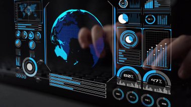 Dünya çapında dijital iletişimi, veri alışverişini ve internet bağlantısını gösteren yüksek teknolojili küresel ağ bağlantı arayüzü. Küresel bağlantı, veri etkileşimi ve dünya çapında iletişim. Thunk