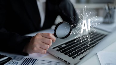 LLM 'de yapay zeka asistanı, büyük veriler, makine öğrenimi ve üretken yapay zeka gücü gelişmiş iş uygulamaları için ajanssal yapay zekayı destekliyor. Latch