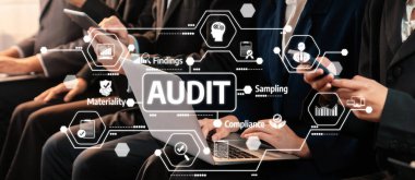 Asyalı iş başvurusu için başvuran kişi iş görüşmesi için bekleme odasında oturuyor. Ofis çalışanı ya da iş adamları dizüstü bilgisayar ve telefon kullanarak sıkışık bir odada birlikte çalışıyorlar. Alevli Dostluk