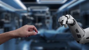 Robot ve insan elini uzatıyorlar ve kalp hologramıyla hareket ediyorlar. Bulanık laboratuvar geçmişini işaret ederken robot el ve insanın birlikte çalışmalarına yakın çekim. Sağlıklı..