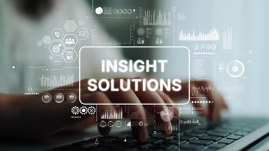 Insight Solutions ve Veri Analizi Grafikleri ile İş Büyümesi için Dijital İcat. Asemptotik akıllı veri analitiği.