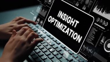 Eller Klavyede Modern Çalışma Alanı Ayarlarında Görüntü Görünümü ve İyimserleştirme Konsepti ile. Asemptotik akıllı veri analitiği.