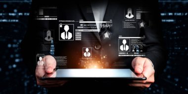 İş adamı kimlik güvenliğinin anahtarının üst düzey güvenlik uygulamalarıyla korunduğunu, kimlik hırsızlığının önlendiğini ve kimlik güvenliğinin artırıldığını keşfetti. Güvende kalın ve kimlik koruma stratejisine güvenin.