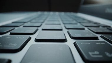 Dizüstü bilgisayarda ya da masaüstü bilgisayarında klavyenin makro görüntüsünü kapat. Makro yumuşak odak dolly vuruşu Glean