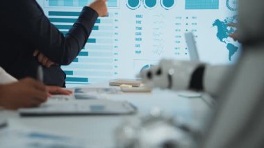 AI destekli analitikler profesyonellere pazar eğilimlerini yorumlamada, işbirlikçi karar verme mekanizması ve stratejik pazarlama planlarını geliştirmede yardımcı oluyor. Noogenesis Yapay Zeka