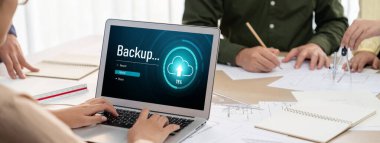 Yedek Depolama Verisi İnternet Teknolojisi İş Konsepti. Veritabanı depolama teknolojisi dosya aktarım paylaşımı, siber, büyük veri bilgileri, internet bankacılığı uygulaması yükleme canlısı