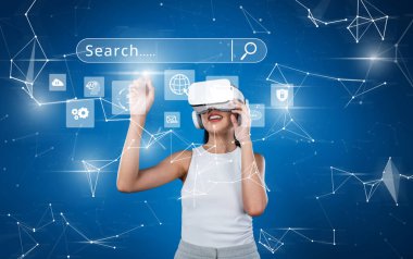 Bir kullanıcı sanal gerçeklik teknolojisiyle neşe içinde ilgilenir, çevrimiçi arama özelliklerini ve dijital etkileşimleri araştırır, web pazarlaması ve optimizasyonunda yenilikçi yaklaşımlar sergiler. XDMCP