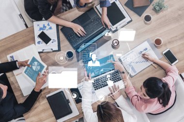 Güvenli dosya depolama, organize erişim ve doğrulama, yükleme, analitik ve onay süreci de dahil olmak üzere verimli dijital iş akışı için belge yönetim sistemi