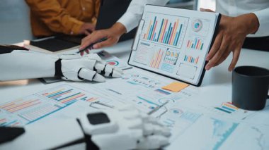 İş dünyasından profesyonellerle işbirliği yaparak verileri analiz ediyor ve pazarlama stratejilerini optimize ediyor, akıllı işyeri çözümlerinin geleceğini yansıtıyor. Noogenesis Yapay Zeka