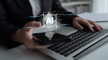 LLM 'de yapay zeka asistanı, büyük veriler, makine öğrenimi ve üretken yapay zeka gücü gelişmiş iş uygulamaları için ajanssal yapay zekayı destekliyor. Latch