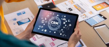 CRM işletme ve işletme için canlı bilgisayarda müşteri ilişkileri yönetim sistemi