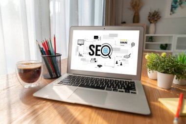 Model e-ticaret için SEO arama motoru optimizasyonu ve bilgisayar ekranında gösterilen çevrimiçi perakende işi