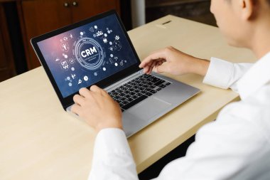 CRM işletme ve işletme için modern bilgisayarda müşteri ilişkileri yönetim sistemi