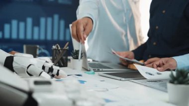 AI güdümlü içgörüler pazar araştırmalarını dönüştürüyor, iş adamlarına hedeflenen pazarlama kampanyaları ve daha güçlü işbirlikçi kararlar için rehberlik ediyor. Noogenesis Yapay Zeka