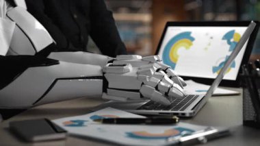 İş analizlerini iyileştirmek ve pazarlama stratejilerini geliştirmek ve teknolojinin modern işyerlerindeki rolünü göstermek için profesyonellerle işbirliği yapan yapay zeka destekli asistan. Noogenesis Yapay Zeka