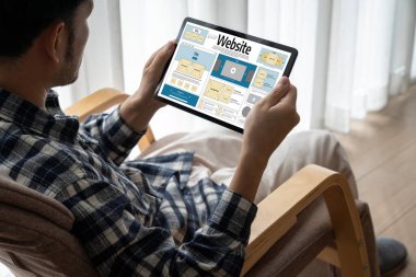 Web sitesi tasarım yazılımı çevrimiçi perakende ticaret ve e-ticaret için rahat bir şablon sağlar