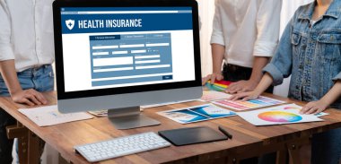 Kolay form doldurma için sağlık sigortası web sitesi canlı kayıt sistemi