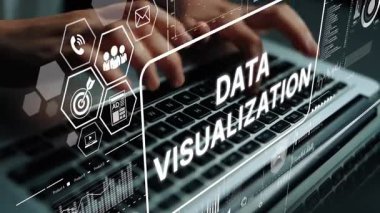 Eller Bilgisayarda Veri Görselleştirme Grafikleri ve Teknoloji ve Bilgi Analizi 'ni temsil eden Dijital Elementler ile Yazıyor. Asemptotik akıllı veri analitiği.