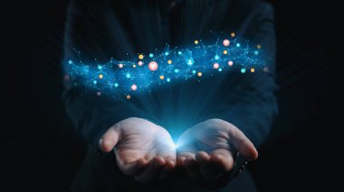 Sosyal medya etkileşimi dijital simgeler sosyal medya pazarlaması kavramını gösteriyor. Çevrimiçi ilişkiler, pazarlamayı etkileme ve modern bağlantı teknolojisi. Elide