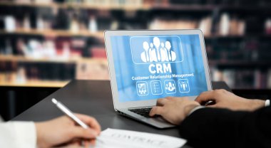 CRM işletme ve işletme için canlı bilgisayarda müşteri ilişkileri yönetim sistemi