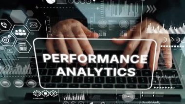 Modern Çalışma Alanında Profesyonel Eller Laptop Klavyesinde Performans Analitik Veri Görselleştirmeleri ile Yazıyor. Asemptotik akıllı veri analitiği.