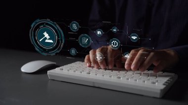 Adalet ölçeğini gösteren fütürist dijital hukuk arayüzü, dijital hukukun altını çizen, AI uyumu, dijital hukuk sistemleri ve güvenli yönetim için dijital hukuk düzenlemeleri. Muxer