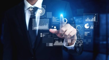 Veri içgörüleri, grafikler ve analizler performansı görselleştirmeye yardımcı olur. Veri stratejiyi yönlendirir, analitik büyümeyi artırır ve veri analitik yoluyla iş sonuçlarını geliştirir. Kefil