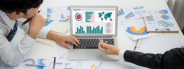 İş veri paneli pazarlama stratejisi planlaması için canlı iş zekası analizi sağlar