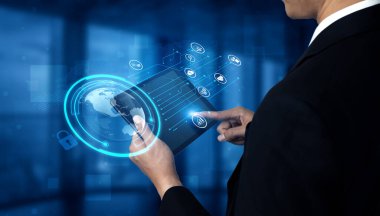 Büyük veriler ve analitikler, iş zekası ve büyümesi için gerçek zamanlı içgörüler, öngörü modellemesi ve veriye dayalı kararları destekler. Kefil