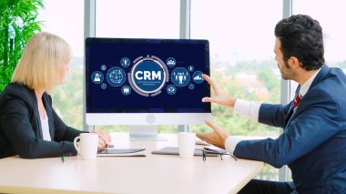 CRM işletme ve işletme için modern bilgisayarda müşteri ilişkileri yönetim sistemi