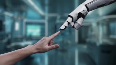 Robot ve insan elini uzatıyor ve yüzen tıbbi haç ikonu ile parmağıyla işaret ediyor. Laboratuvar geçmişini işaret ederken robot eller ve insanların birlikte çalışması yakın plan. Sağlıklı..