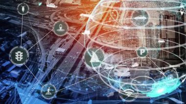 Yeni şehir yolunda gelecek araba trafiği için akıllı ulaşım teknolojisi kavramı. Sanal akıllı sistem, şehir sokaklarındaki araç verilerini birbirine bağlamak için dijital bilgi analizi yapıyor .