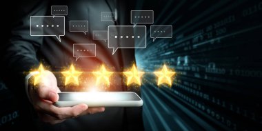 İş adamı müşteri memnuniyet değerlendirmesi verilerini analiz eder ve hizmet kalitesini artırmaya çalışır. Müşteri memnuniyeti ve sadakatini arttırmak için koz değerlendirmeleri. EIDE