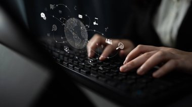 Küresel dijital iletişimin görselleştirilmesi ve küresel ağ, dijital ağ, iletişim ağı ve çevrimiçi ağ gibi çeşitli platformlar arasında çevrimiçi olması. Latch