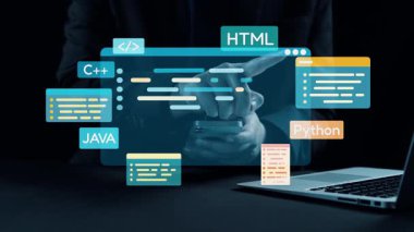 Şirketler için maliyet azaltma stratejisi sunan modern bir dijital illüstrasyon. Görsel öğeler arasında dijital dönüşüm ve analizi sembolize eden grafikler, simgeler ve bir laptop yer alıyor. Dörtgen