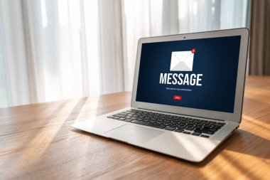 Bilgisayar ekranında rahatça görünen e-posta bildirim iletisi. Dijital pazarlama iletisi bilgi metni iş dünyasından müşteriye