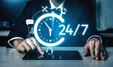 Yardım masası, canlı sohbet ve çevrimiçi hizmetler aracılığıyla 24 saatlik müşteri desteği her zaman teknik yardım ve müşteri memnuniyetini güvence altına alır. Kefil