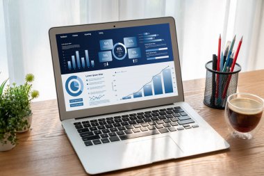 İş veri paneli, pazarlama stratejisi planlaması için iş zekası analizi sunar. Müşteri taleplerini analiz etmek ve iş dünyasının geleceğini önceden görmek için büyük veriler sunulur.