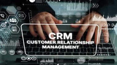 Klavyede Veri Analizi Grafikleri ve CRM Müşteri İlişkileri Yönetimi Metni Üstüste dizili Eller Yazıyor. Asemptotik akıllı veri analitiği.