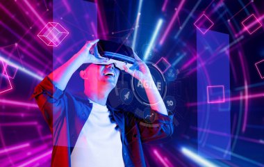 Genç bir birey, renkli ışık efektleri ve geometrik desenlerle çevrili, modern teknolojik heyecanı somutlaştıran bir kulaklıkla sanal gerçekliği neşeyle keşfeder. XDMCP