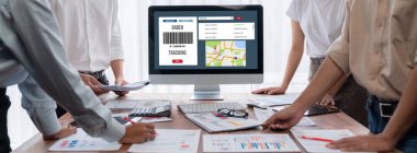 E-ticaret ve canlı çevrimiçi iş için malzeme taşıma ve teslimat izleme sistemi