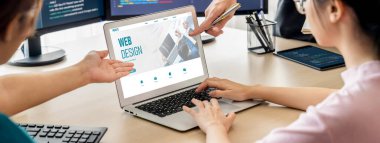 Web sitesi tasarım yazılımı çevrimiçi perakende ticaret ve e-ticaret için canlı şablon sağlıyor