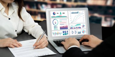 İş veri paneli pazarlama stratejisi planlaması için canlı iş zekası analizi sağlar