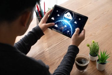 Mod uzak çalışma ve kişisel veri depolama için bulut hesaplama yazılımı