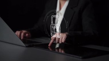 Siber tehditlere karşı siber güvenlik ve siber güvenlik stratejileri, sistem hacklemeleri, dijital ihlaller, ağ saldırıları ve güçlü siber güvenlik altyapısına sahip verilerin korunması. Muxer