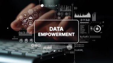 İş Ortamı 'nda Elleri Klavyede ve Dijital Analitik Grafiklerde Veri Güçlendirme Konsepti. Asemptotik akıllı veri analitiği.